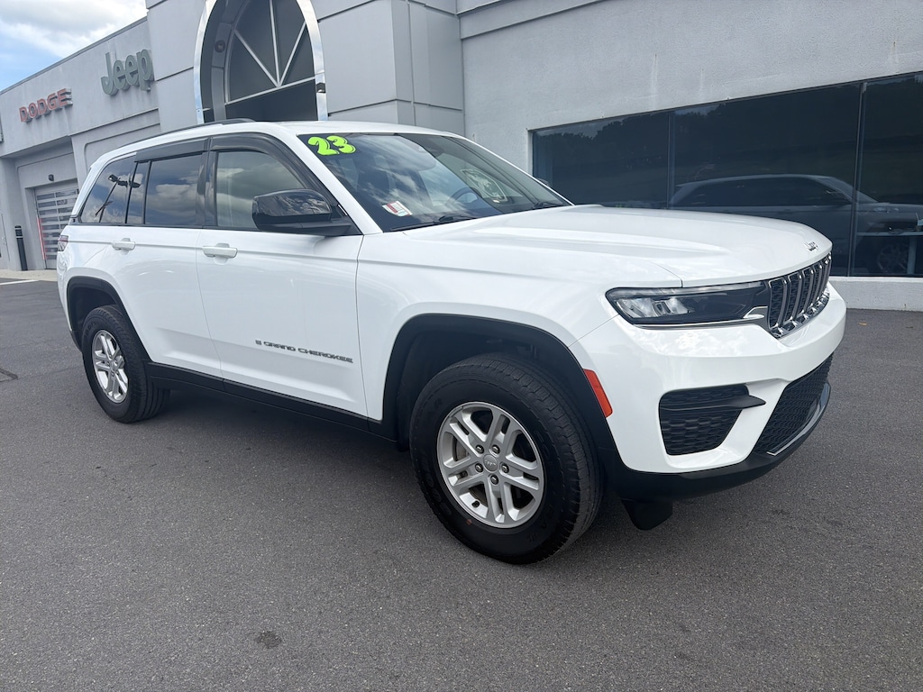 Used 2023 Jeep Grand Cherokee Laredo SUV