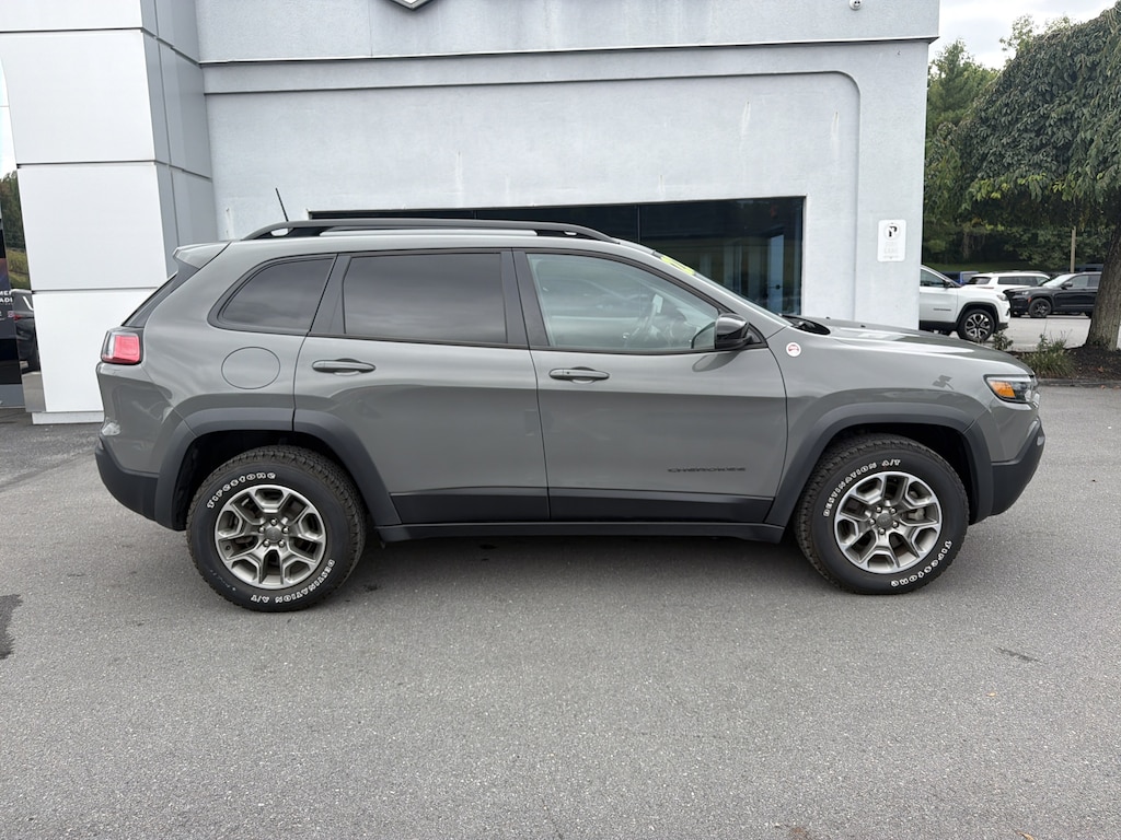 Used 2022 Jeep Cherokee Trailhawk SUV