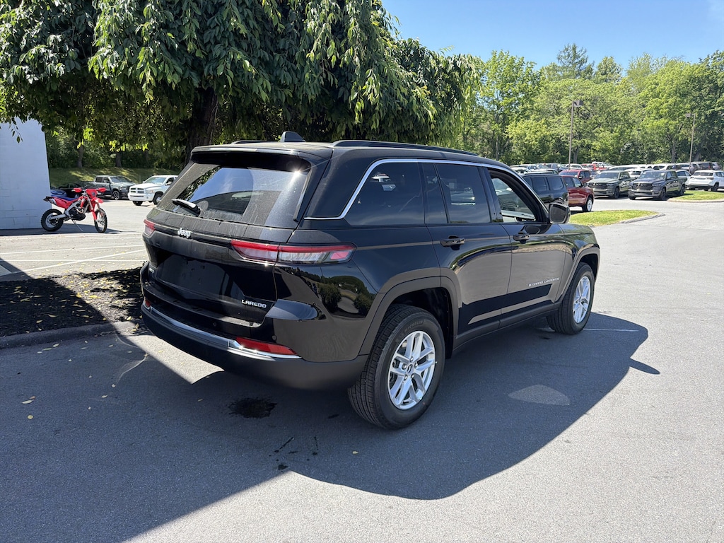New 2026 Jeep Grand Cherokee LAREDO X 4X4 Sport Utility