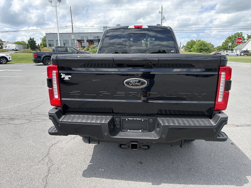 New 2026 Ford F-250 LARIAT Truck Crew Cab