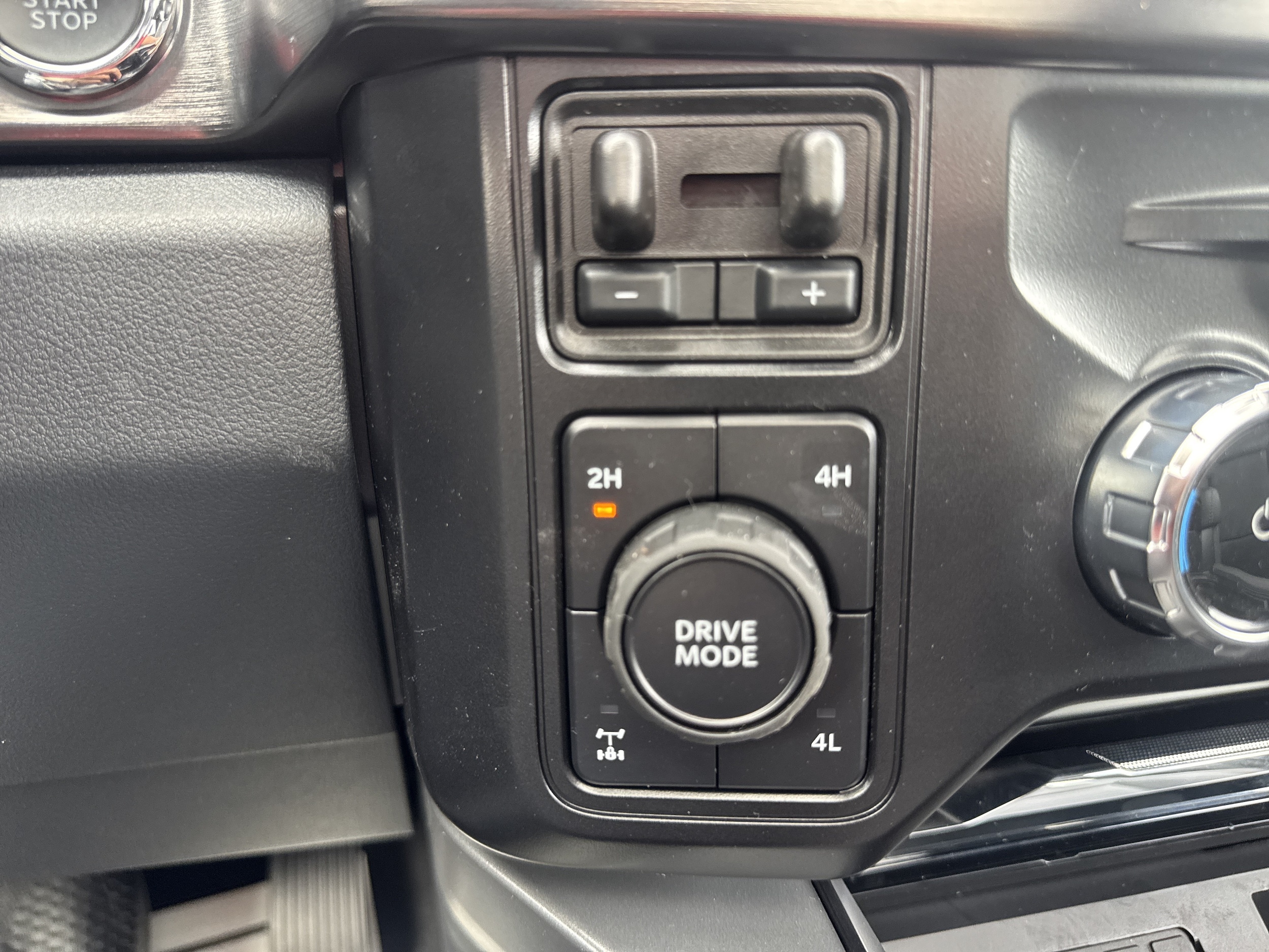 2026 Ford F-350 Super Duty Lariat - Photo 34
