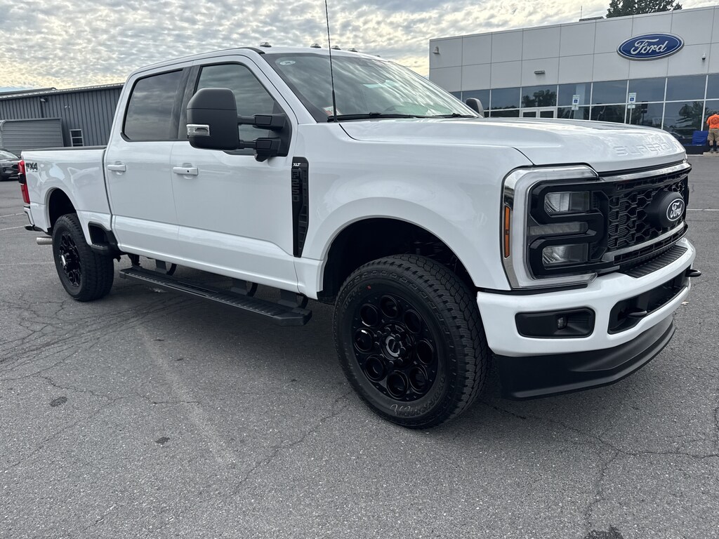 New 2027 Ford Super Duty XLT TRUCK