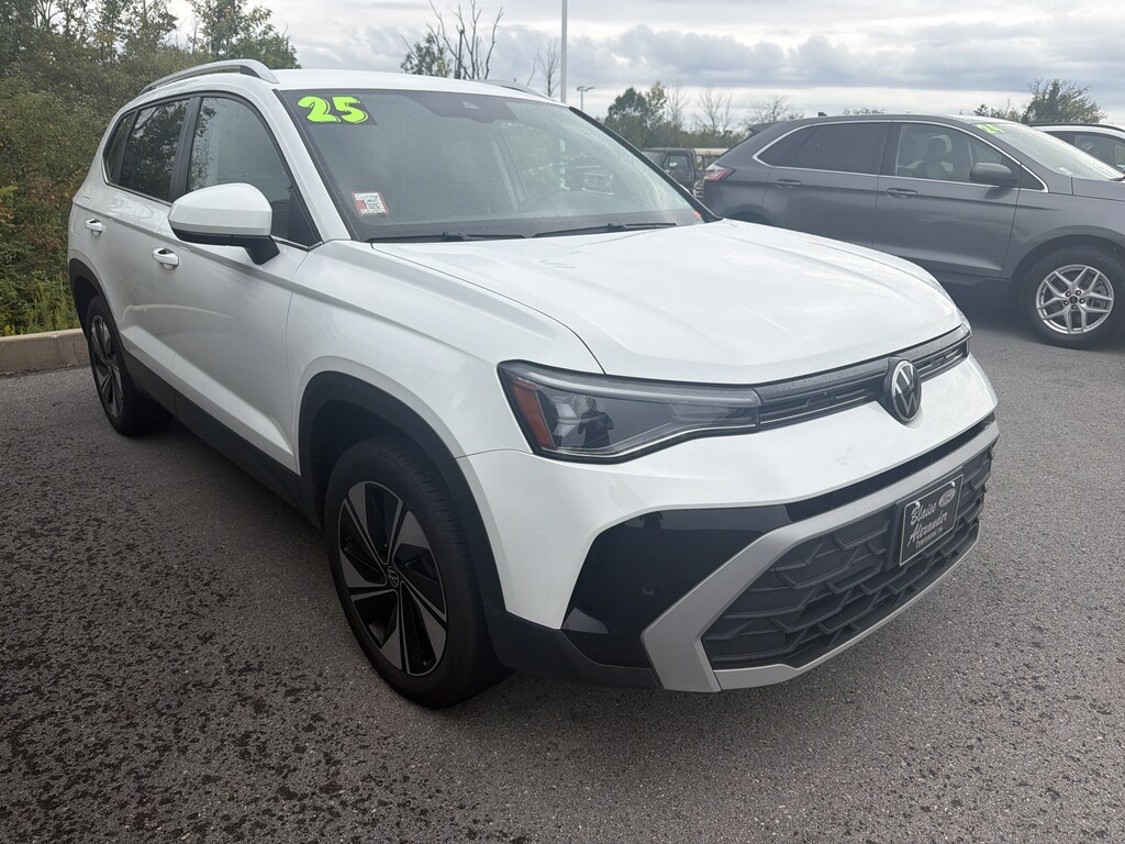 Used 2025 Volkswagen Taos SE SUV