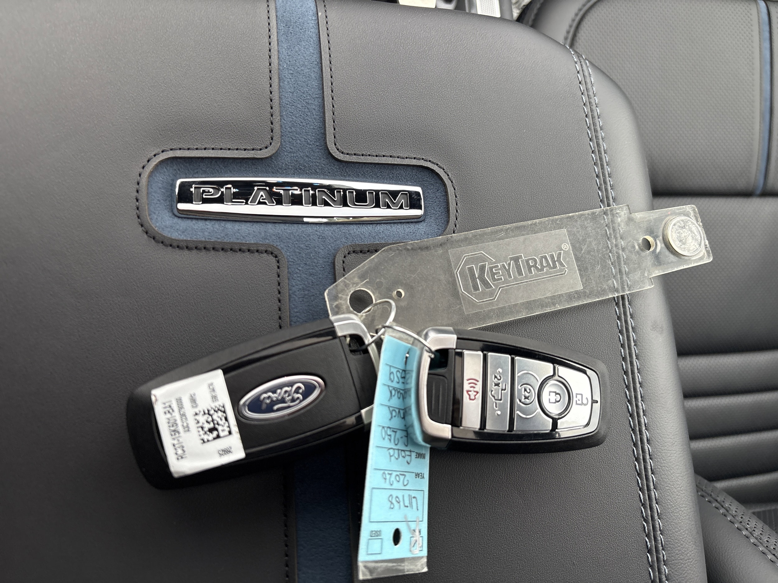2026 Ford F-250 Super Duty Platinum - Photo 32