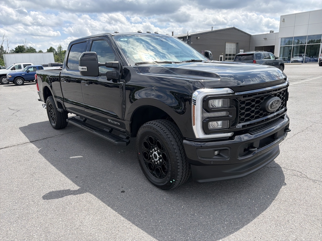 New 2026 Ford F-250 LARIAT Truck Crew Cab