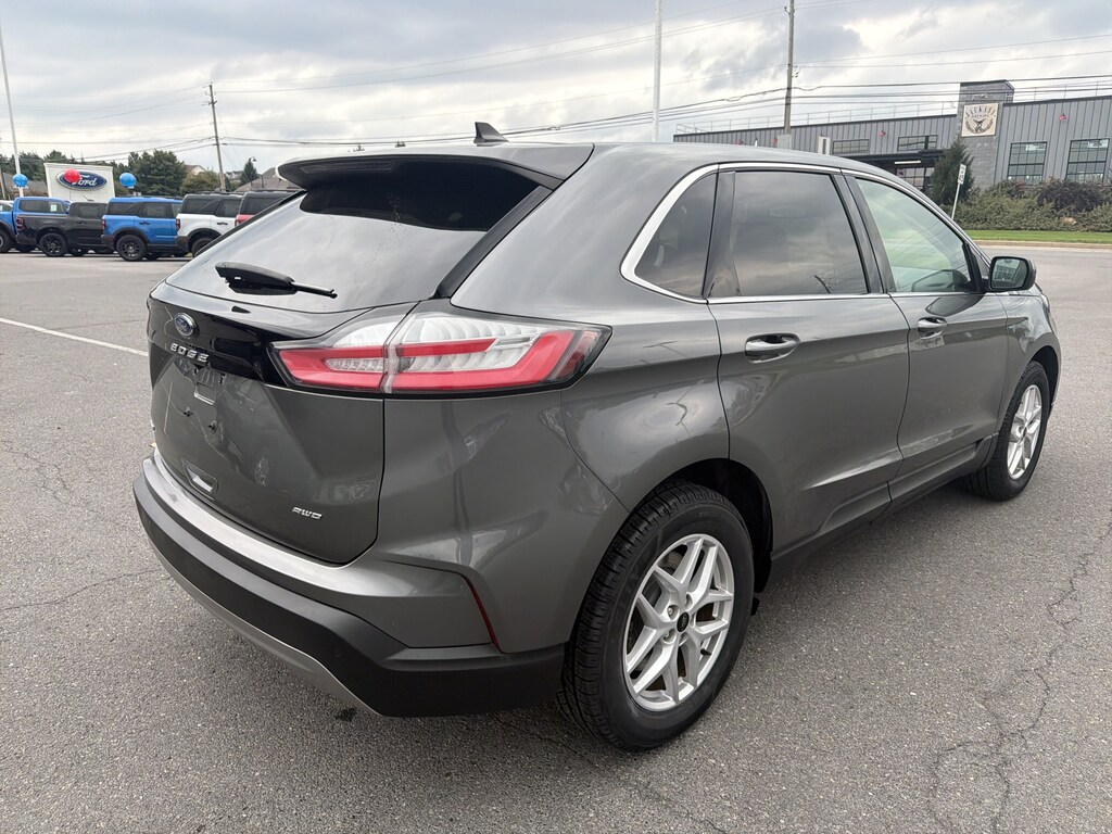 Used 2024 Ford Edge SEL SUV