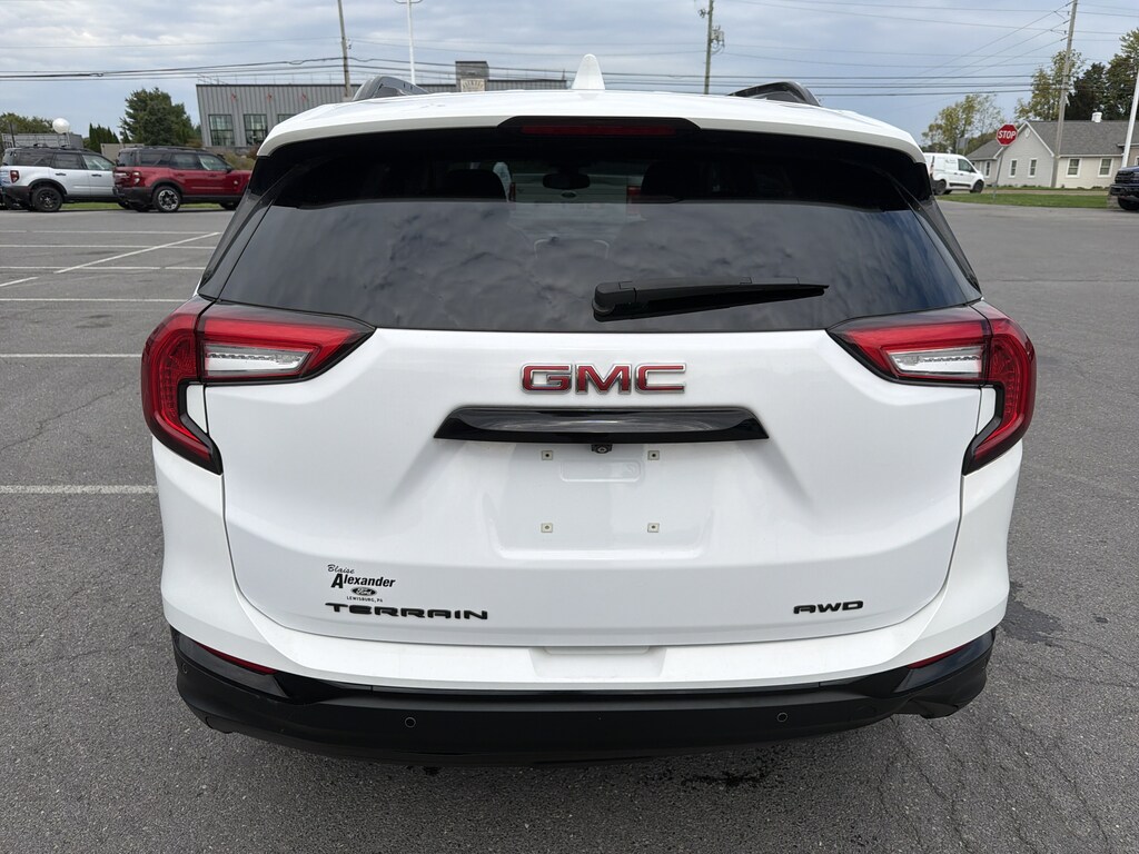 Used 2022 GMC Terrain SLE SUV