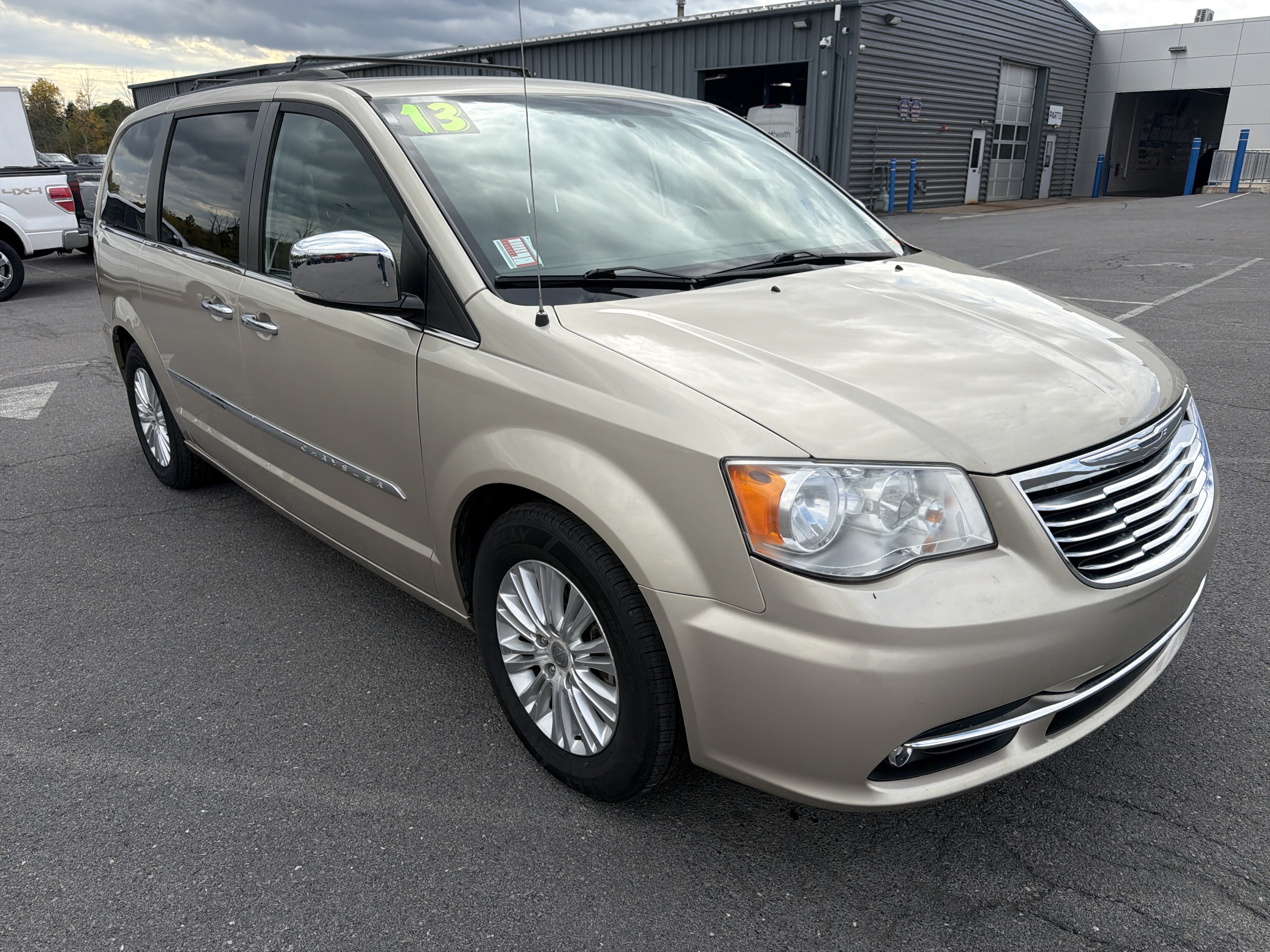 2013 Chrysler Town & Country Touring-L