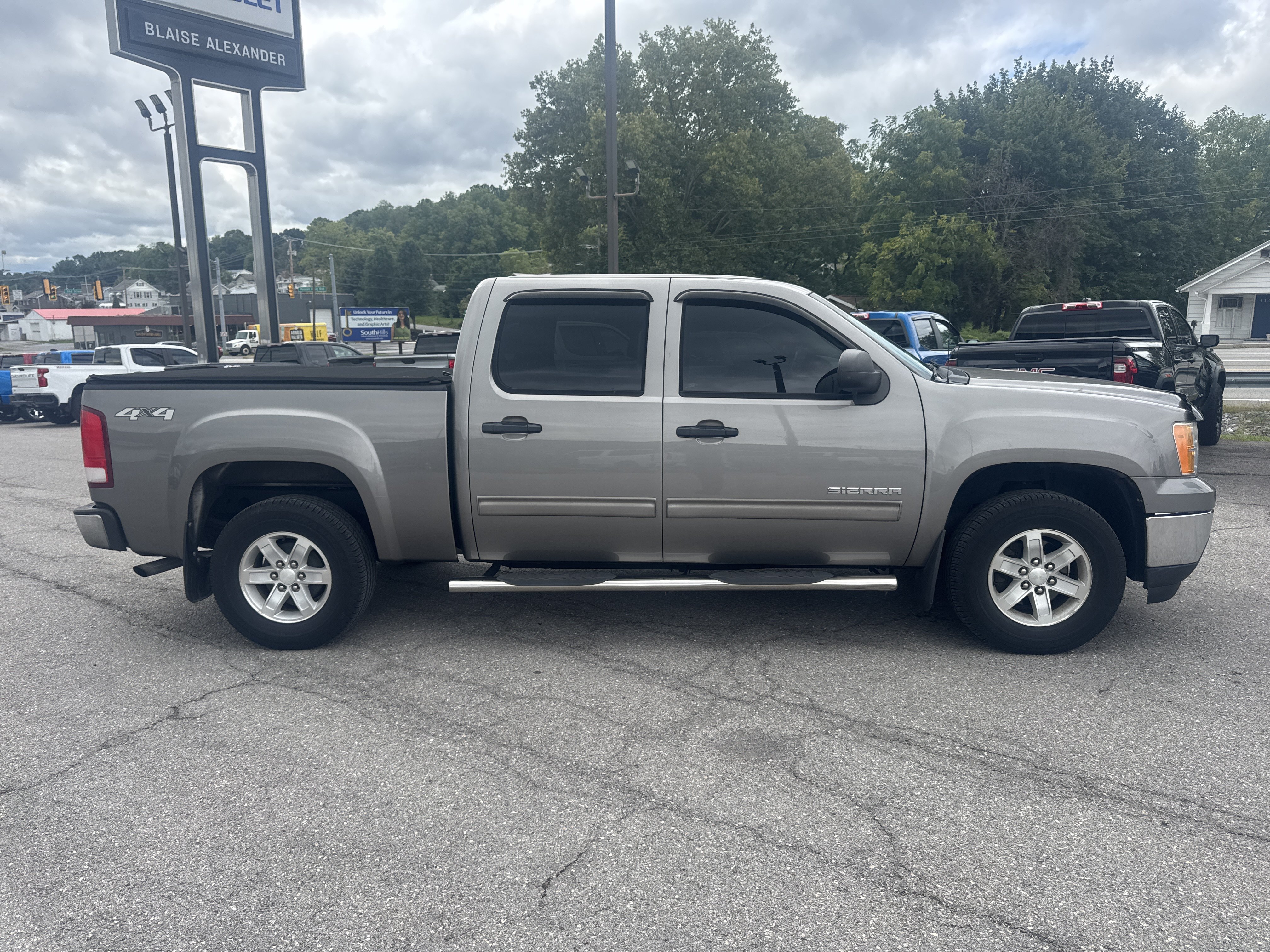 Used 2013 GMC Sierra 1500 4WD Crew Cab 143.5 SLE