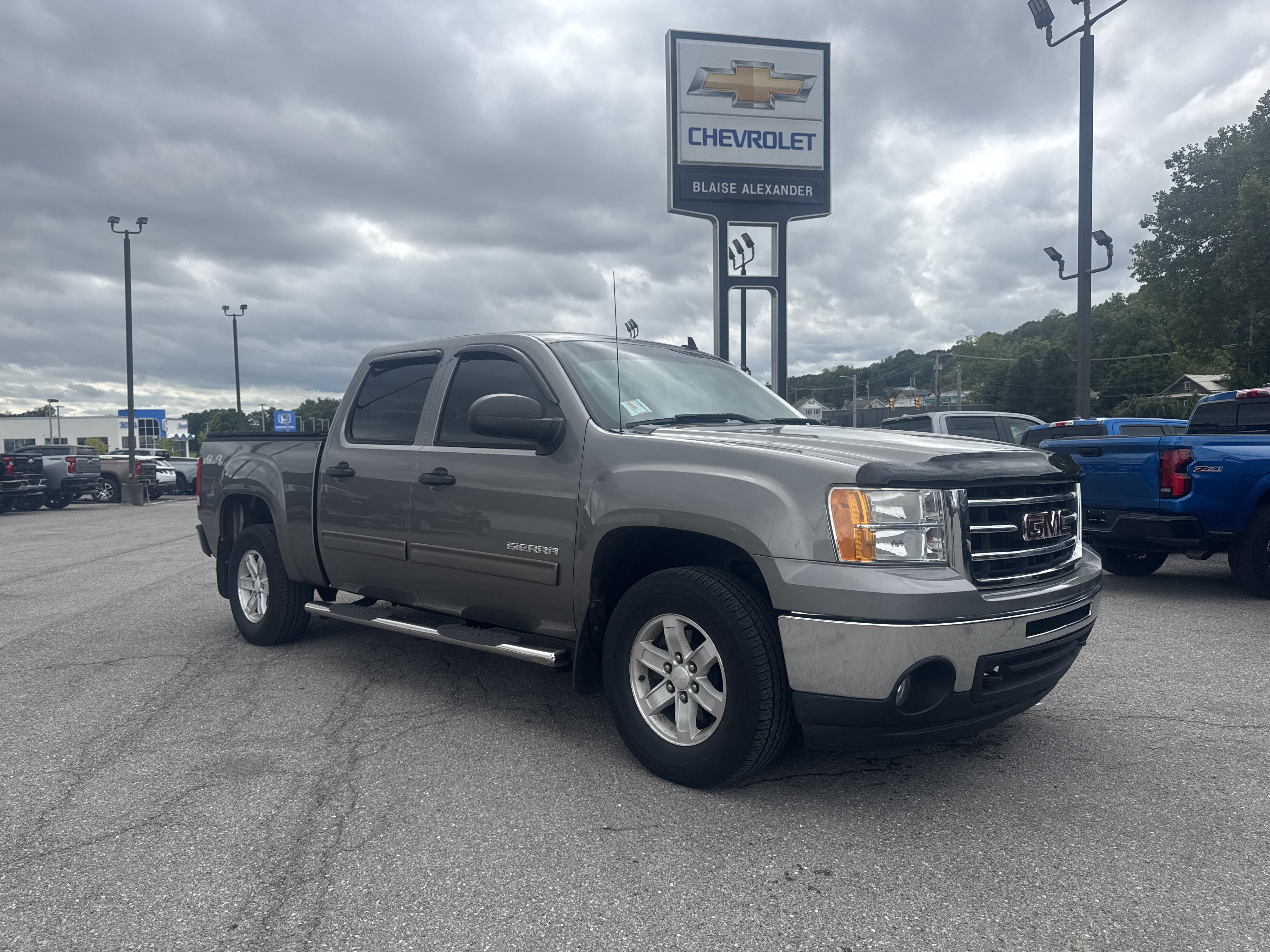 Used 2013 GMC Sierra 1500 4WD Crew Cab 143.5 SLE