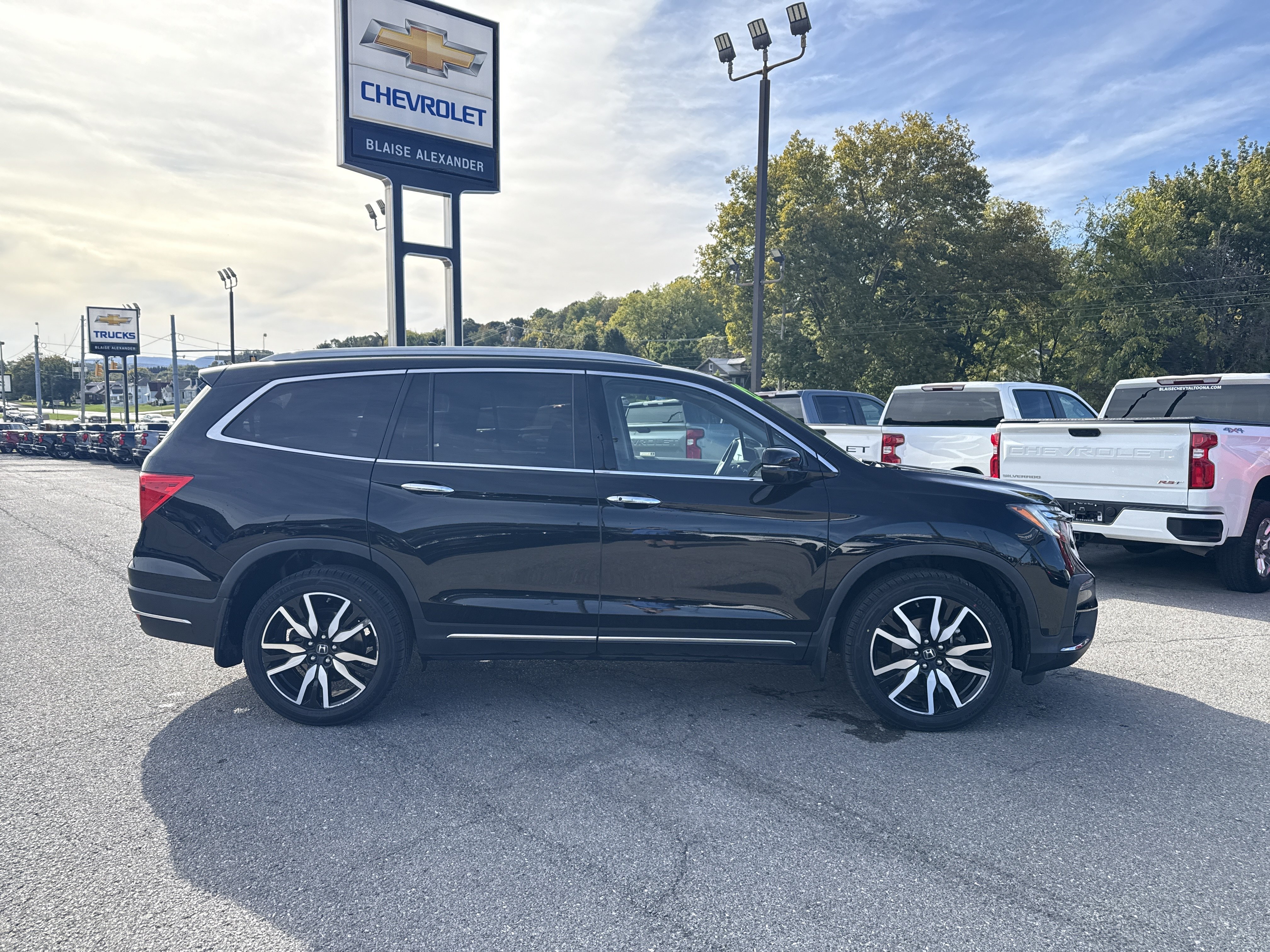 Used 2022 Honda Pilot Touring 8-Passenger Touring 8-Passenger AWD