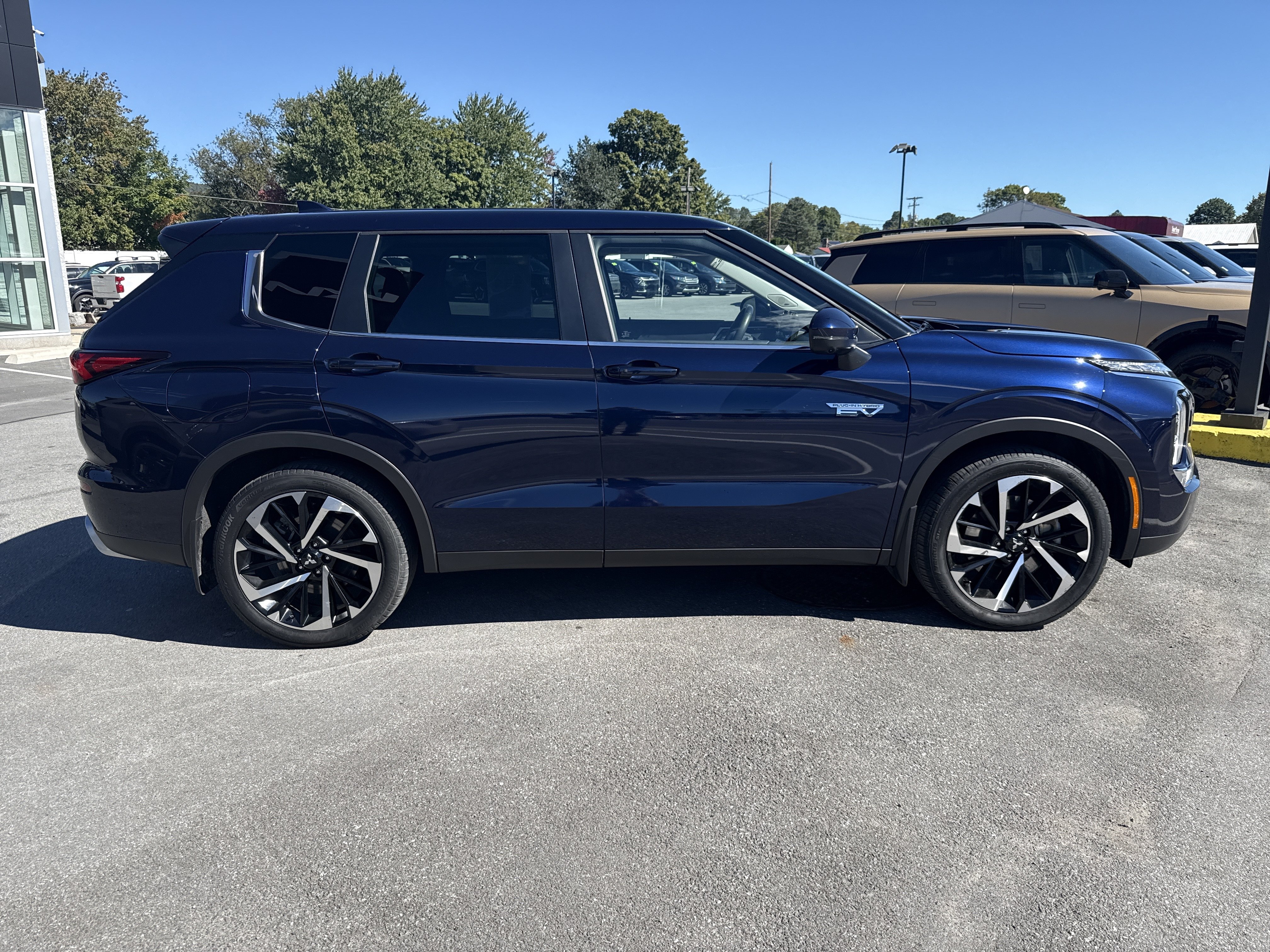 Used 2023 Mitsubishi Outlander Phev SE SE S-AWC