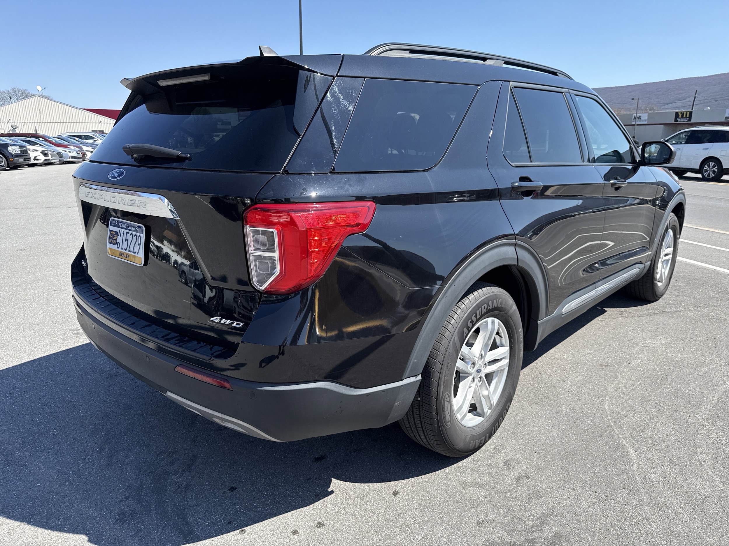 2022 Ford Explorer XLT - Photo 3