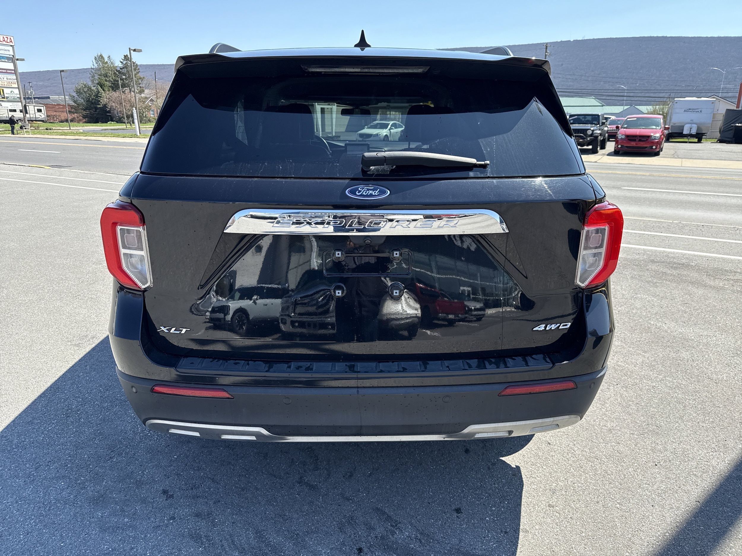 2022 Ford Explorer XLT - Photo 4