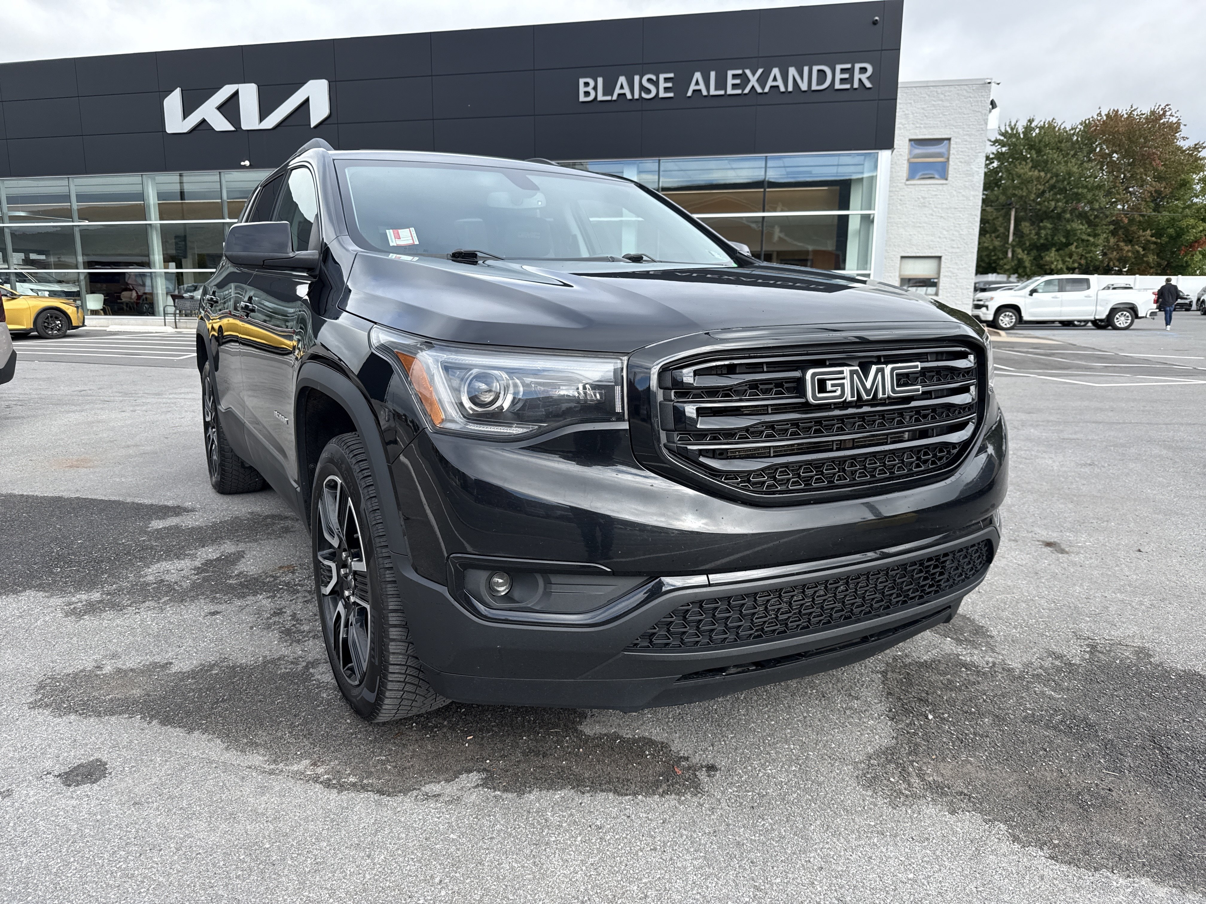 Used 2019 GMC Acadia SLT-1 SUV