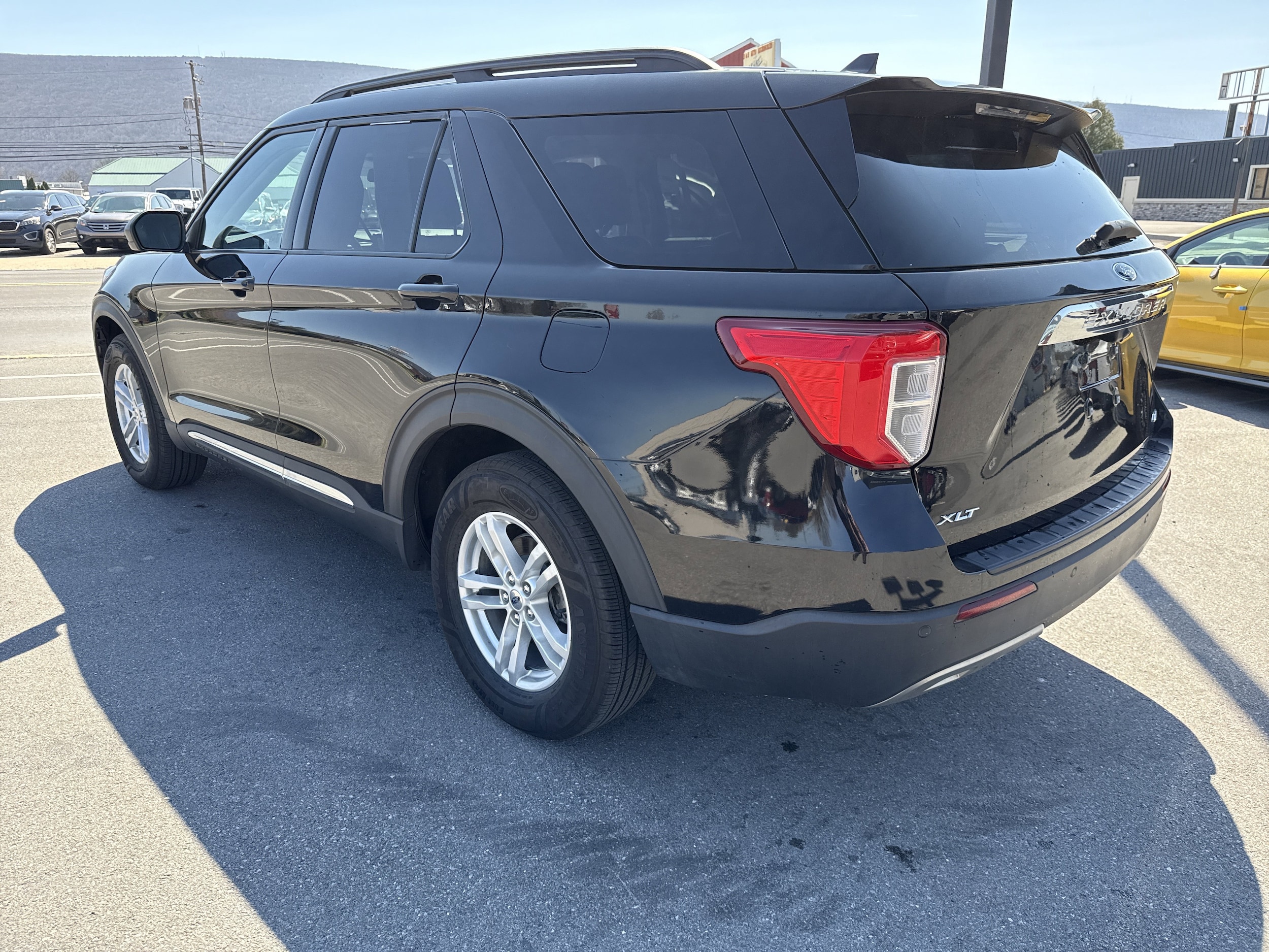 2022 Ford Explorer XLT - Photo 6