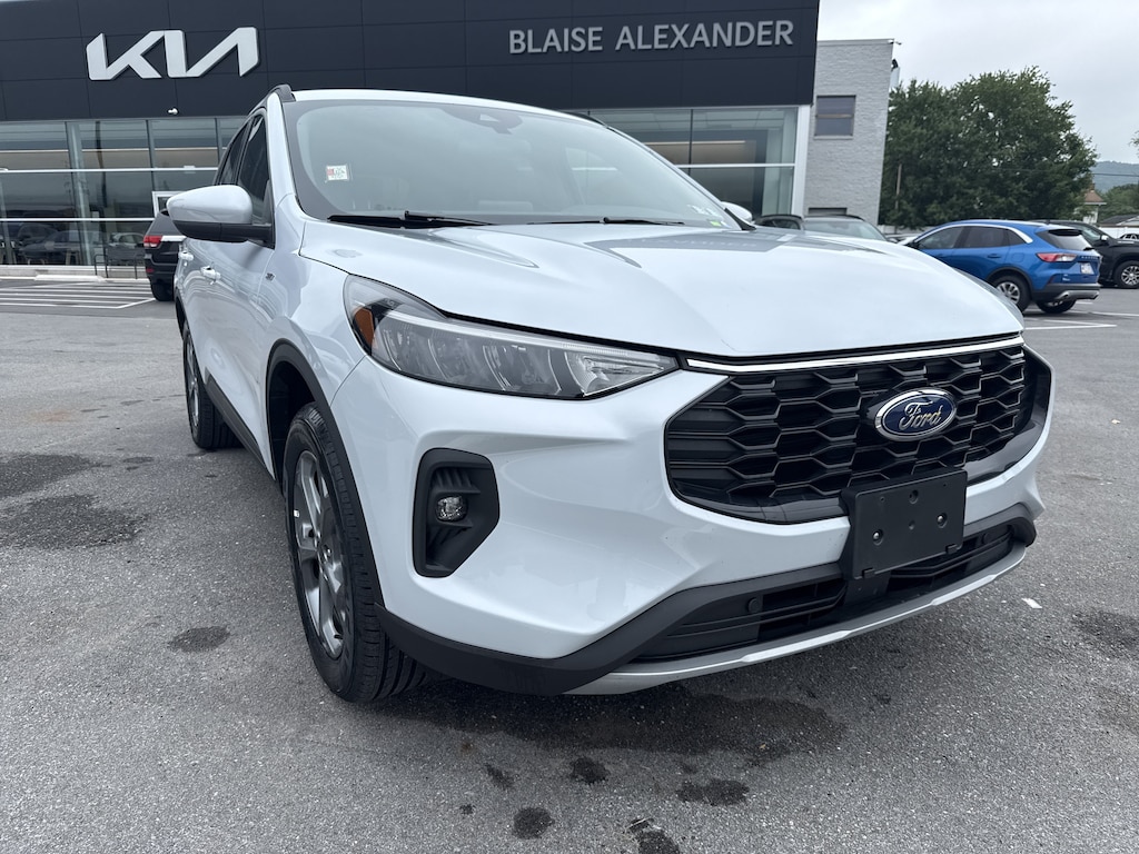 Used 2025 Ford Escape ST-Line Select SUV