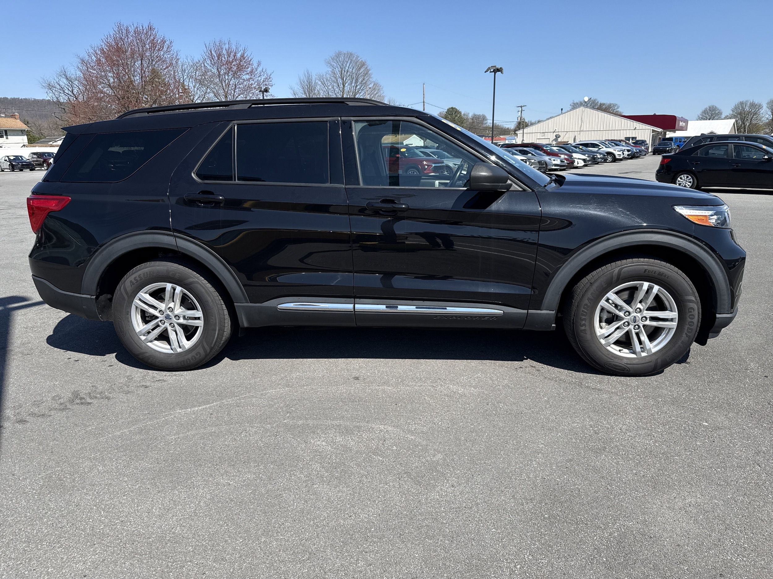 2022 Ford Explorer XLT - Photo 2
