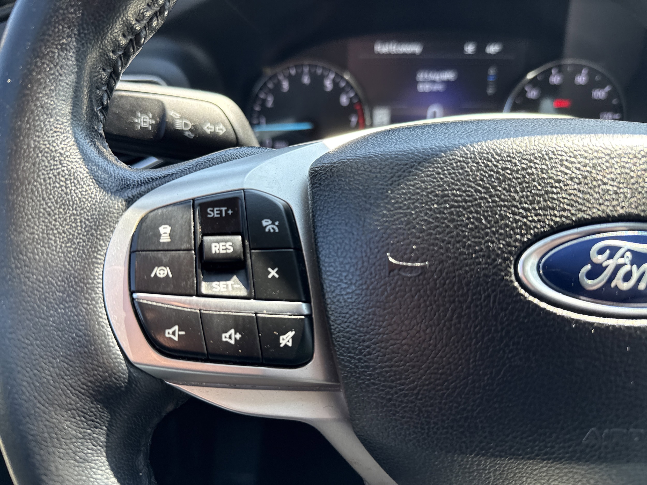 2022 Ford Explorer XLT - Photo 18