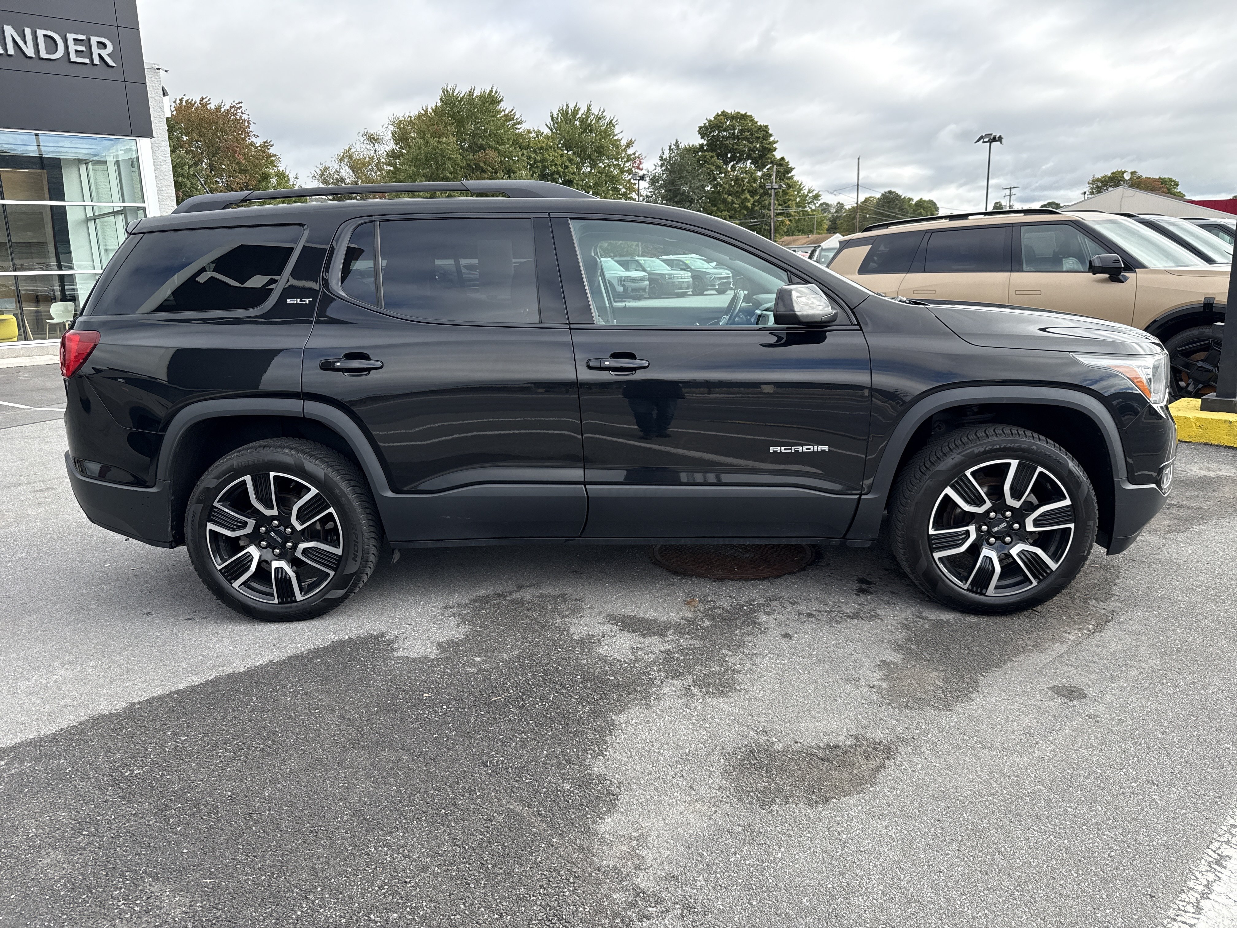 Used 2019 GMC Acadia SLT-1 SUV