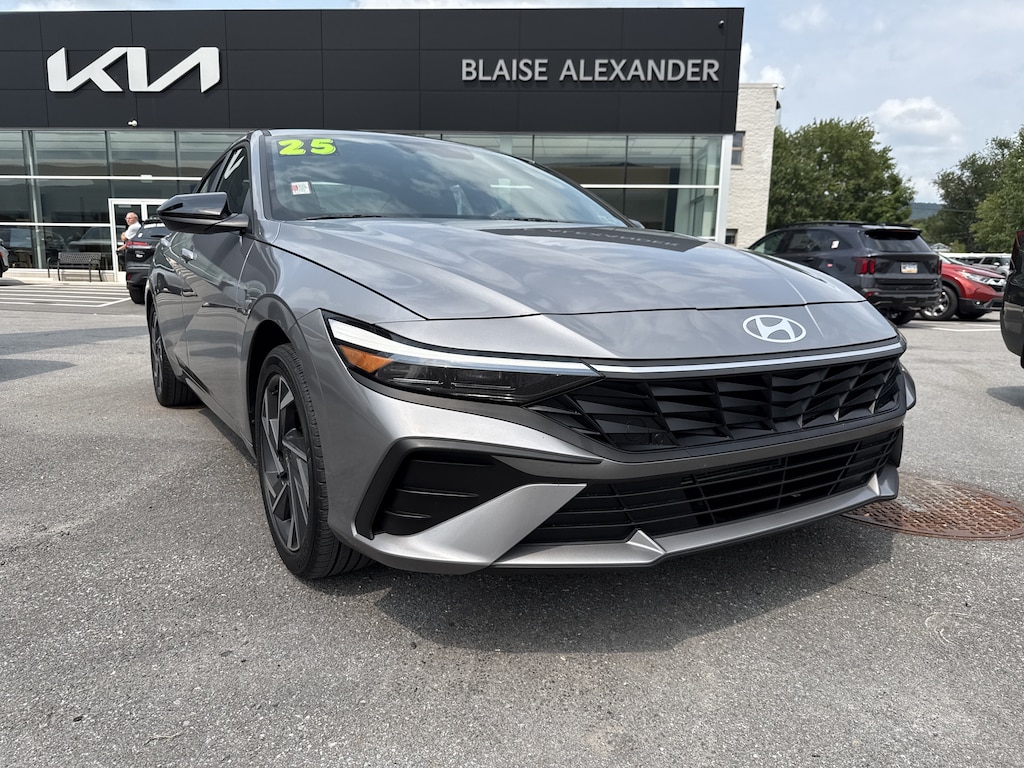 Used 2025 Hyundai Elantra SEL Sport Sedan