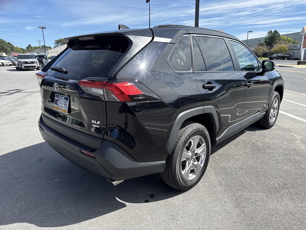 Used 2025 Toyota RAV4 XLE SUV