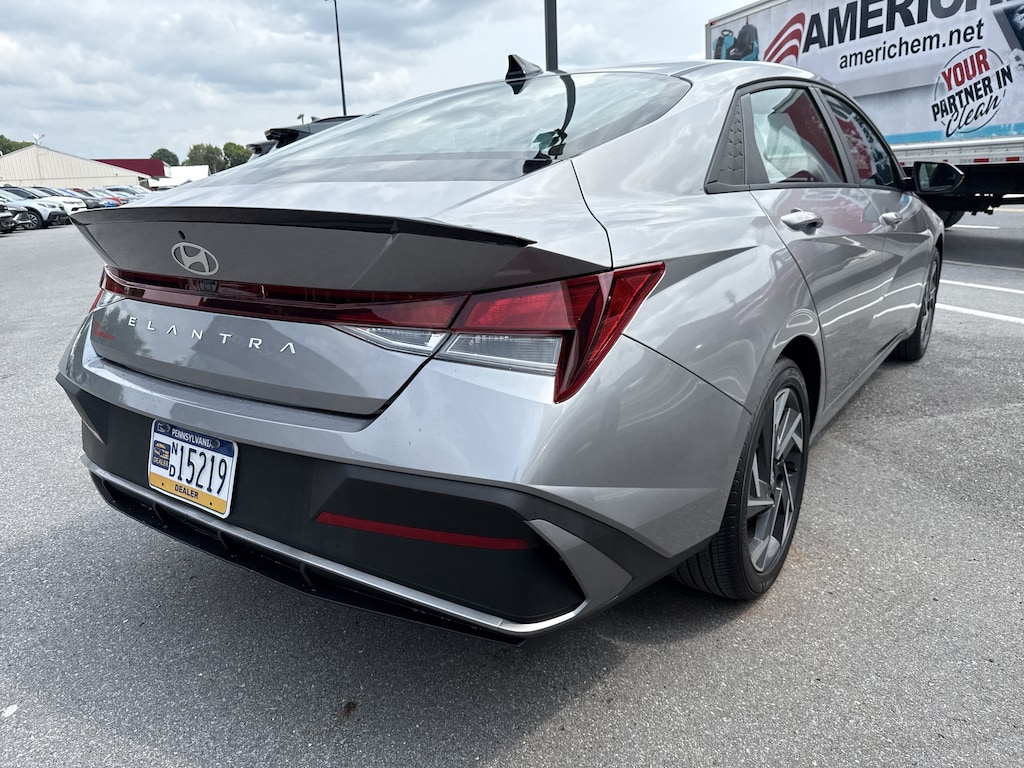 Used 2025 Hyundai Elantra SEL Sport Sedan