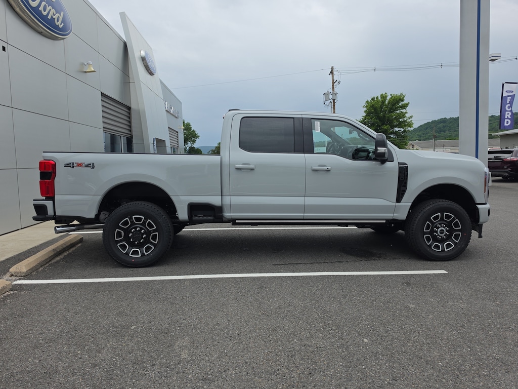 New 2026 Ford Super Duty F-350 Platinum Truck Crew Cab