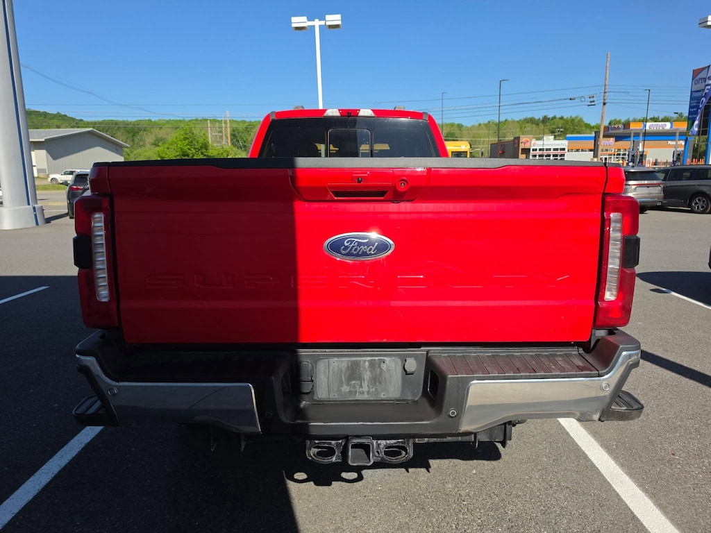 Used 2023 Ford Super Duty F-350 SRW LARIAT Truck Crew Cab