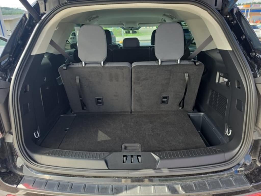 Used 2025 Ford Explorer Active SUV