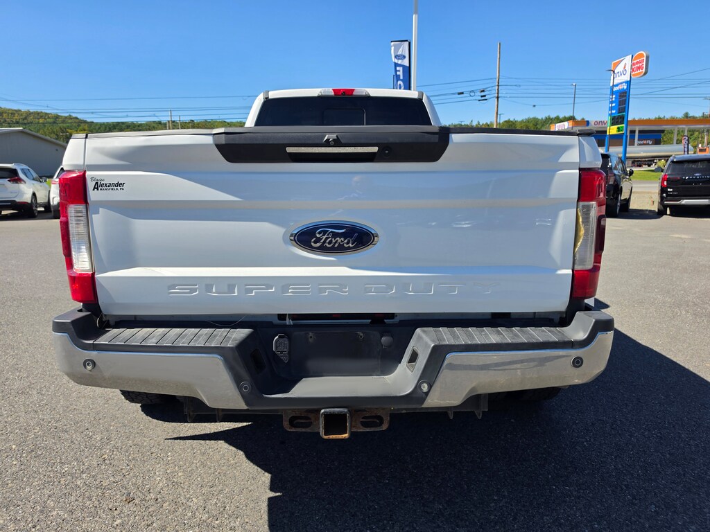 Used 2019 Ford Super Duty F-350 DRW LARIAT Truck Crew Cab