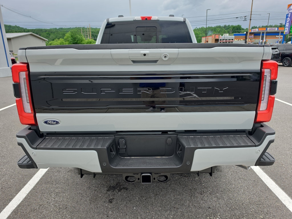 New 2026 Ford Super Duty F-350 Platinum Truck Crew Cab