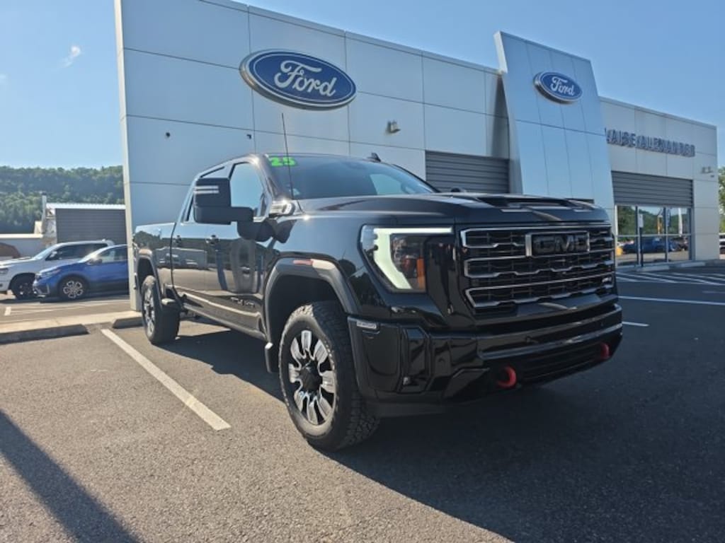 Used 2025 GMC Sierra 2500HD AT4 Truck Crew Cab