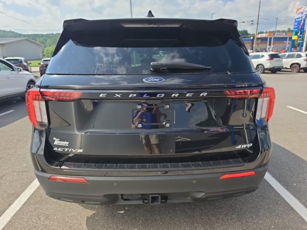 Used 2025 Ford Explorer Active SUV