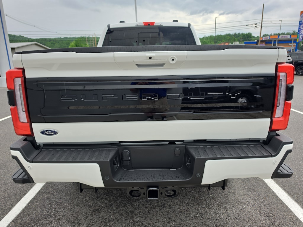 New 2026 Ford Super Duty F-350 Platinum Truck Crew Cab