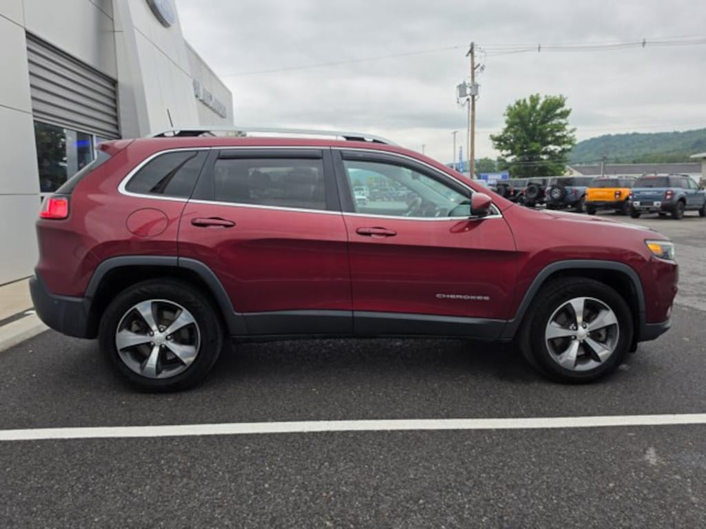 Used 2019 Jeep Cherokee Limited SUV