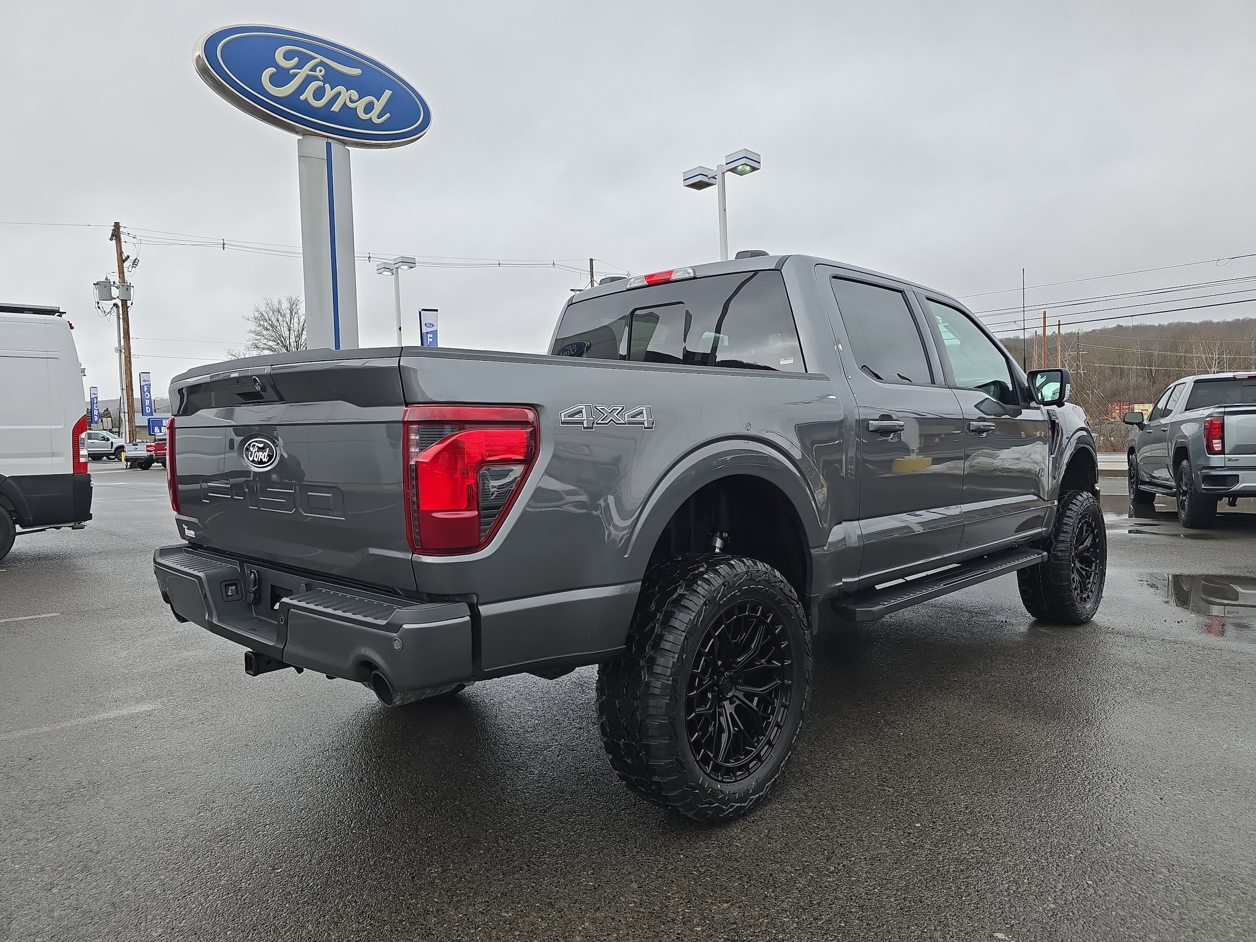 2026 Ford F-150 XLT - Photo 3