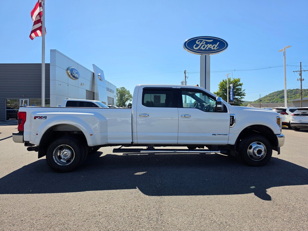 Used 2019 Ford Super Duty F-350 DRW LARIAT Truck Crew Cab