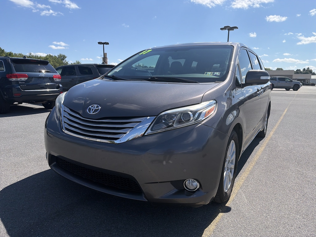 Used 2017 Toyota Sienna XLE Auto Access Seat Van