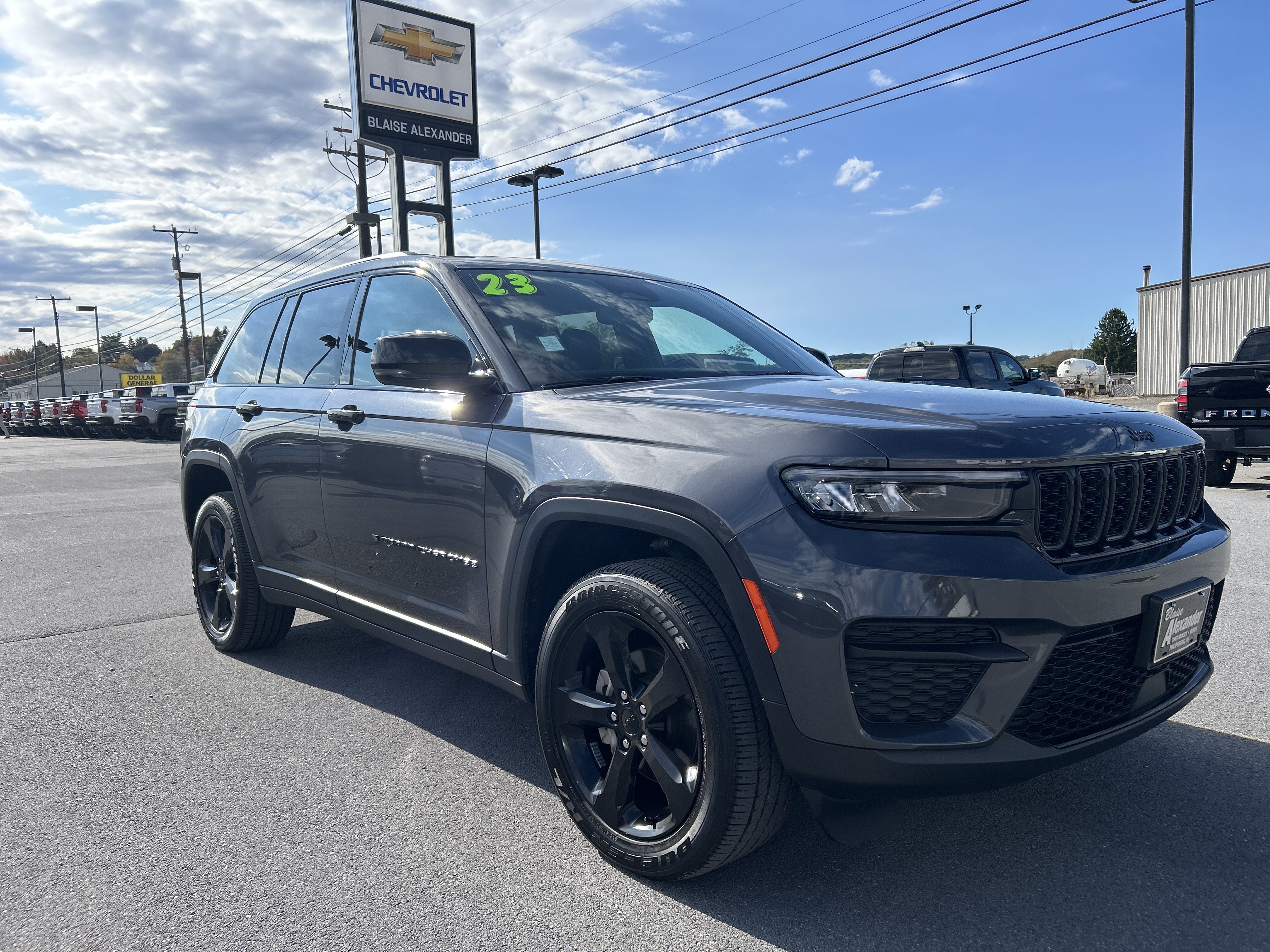 Used 2023 Jeep Grand Cherokee Altitude SUV