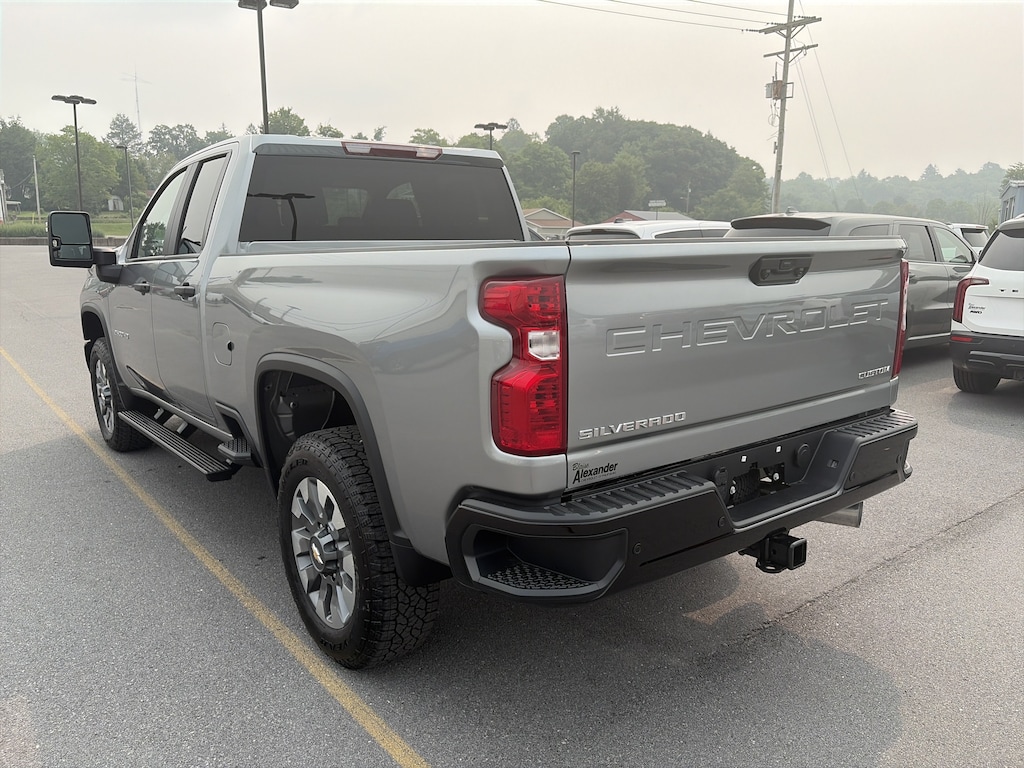 New 2026 Chevrolet Silverado 2500HD Custom Truck Double Cab
