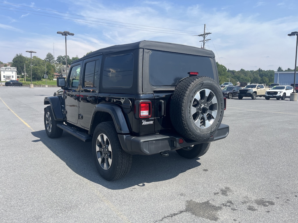 Used 2022 Jeep Wrangler Unlimited Sahara SUV