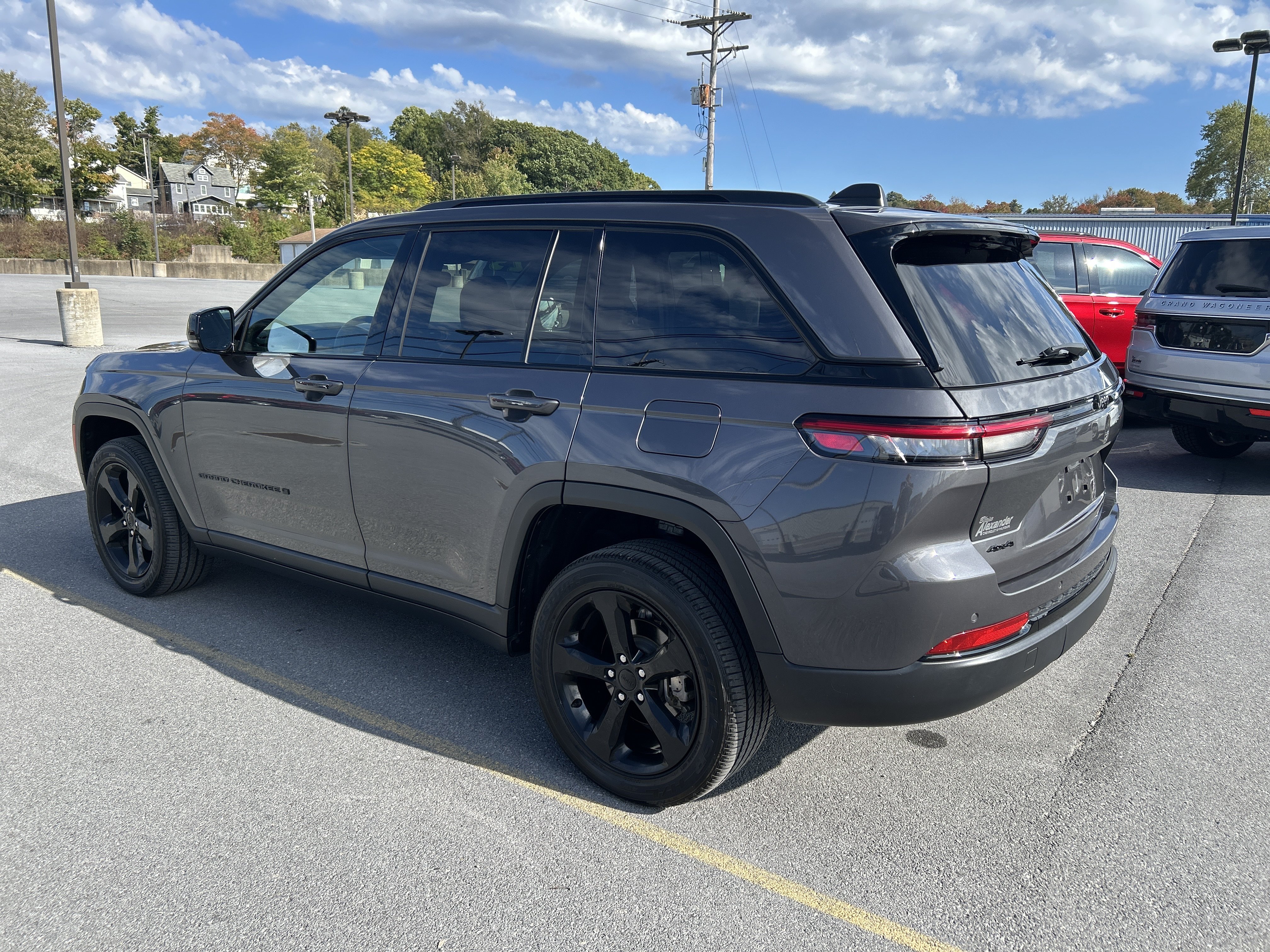 Used 2023 Jeep Grand Cherokee Altitude SUV
