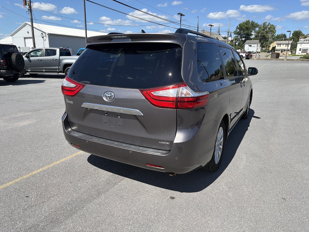 Used 2017 Toyota Sienna XLE Auto Access Seat Van