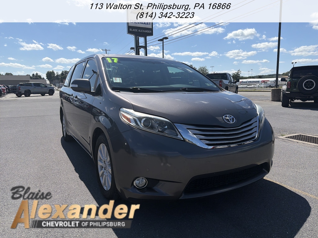 Used 2017 Toyota Sienna XLE Auto Access Seat Van