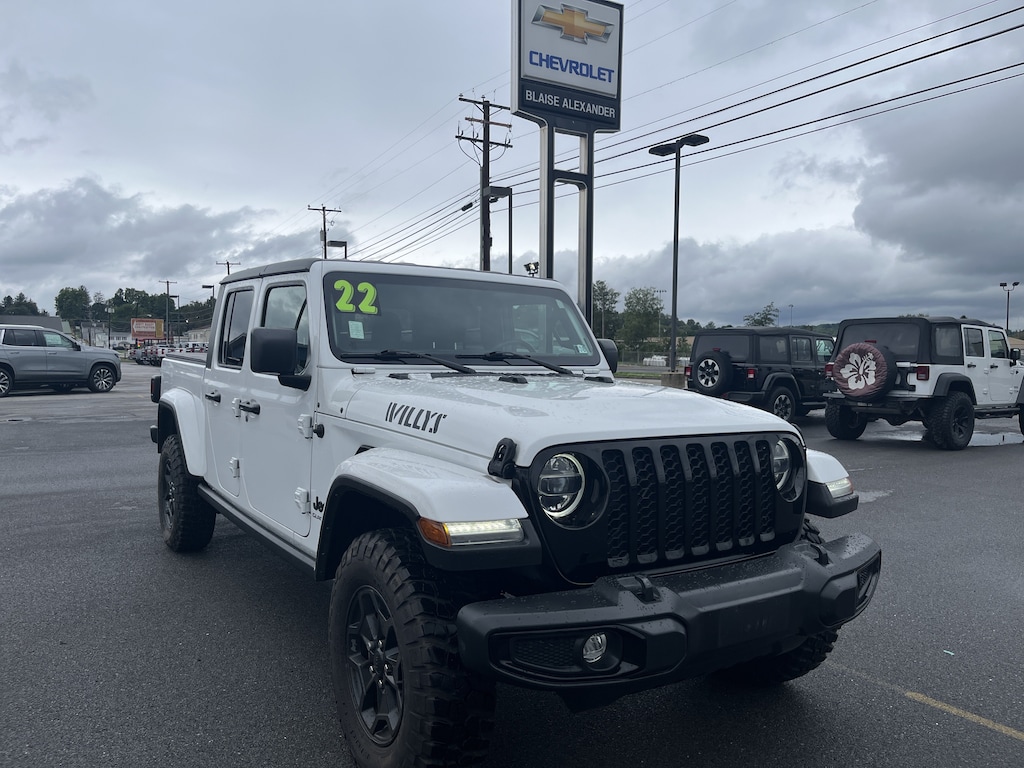 Used 2022 Jeep Gladiator Willys Truck Crew Cab
