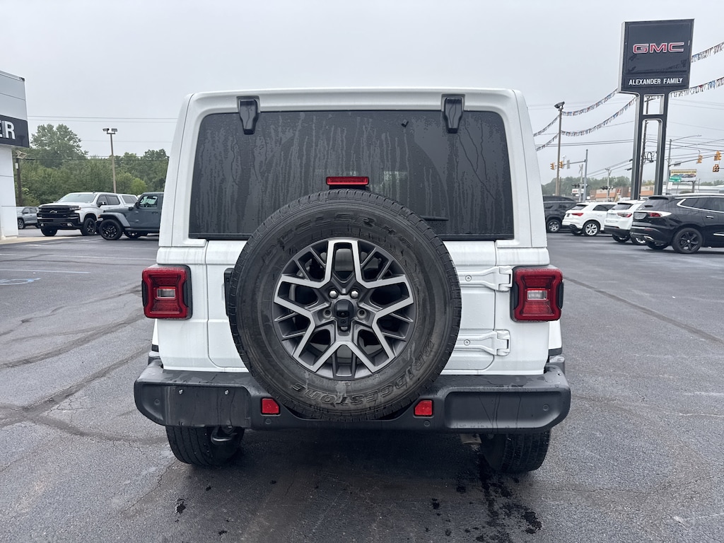 Used 2024 Jeep Wrangler Sahara SUV
