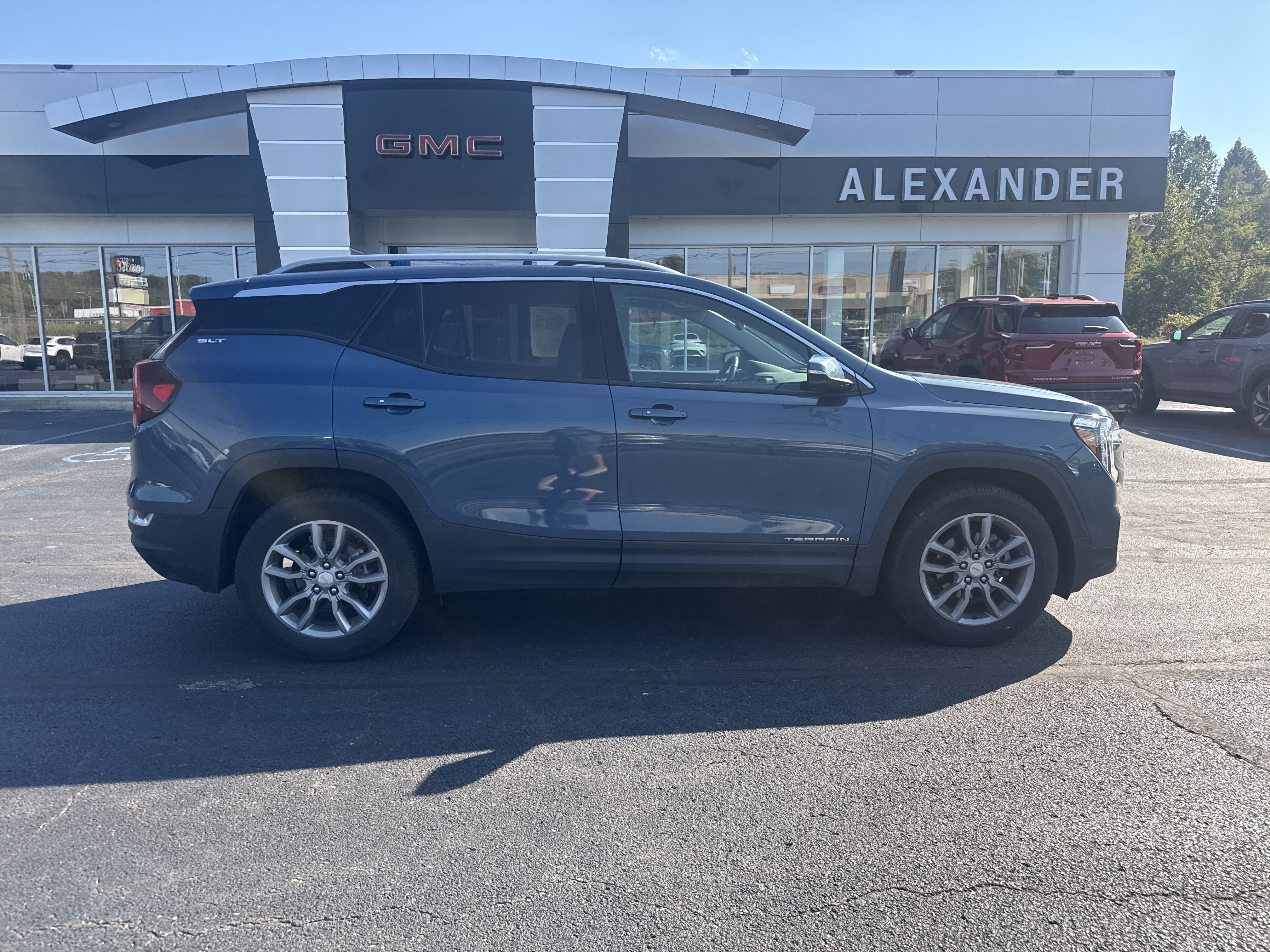 Used 2024 GMC Terrain SLT SUV