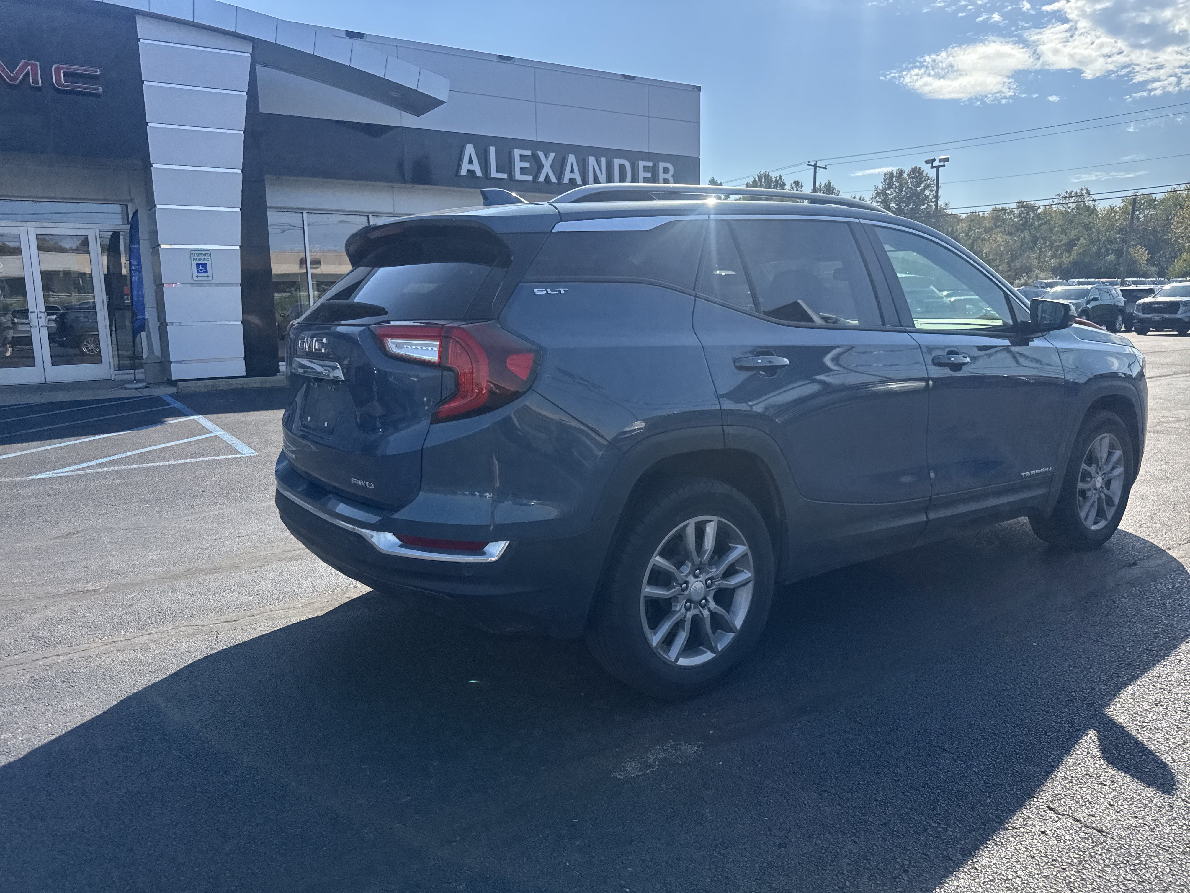 Used 2024 GMC Terrain SLT SUV