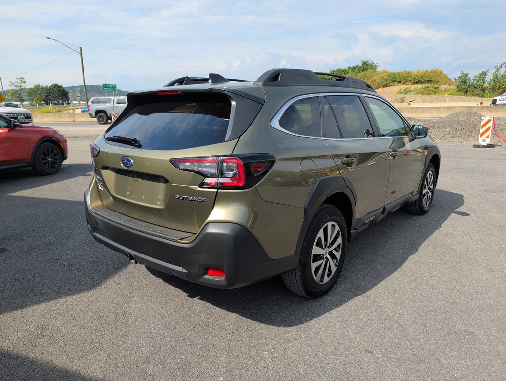 Used 2024 Subaru Outback Premium SUV